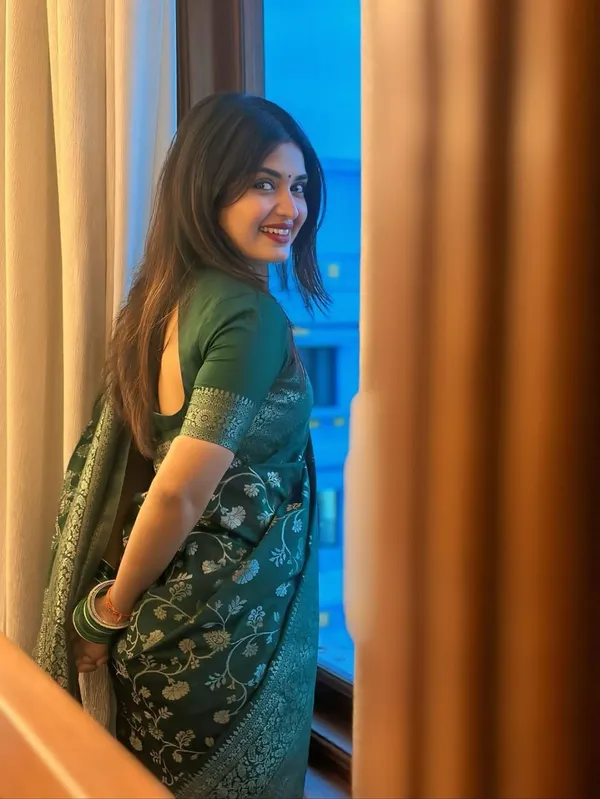 Green_Floral_Patterned_Saree_for_Women