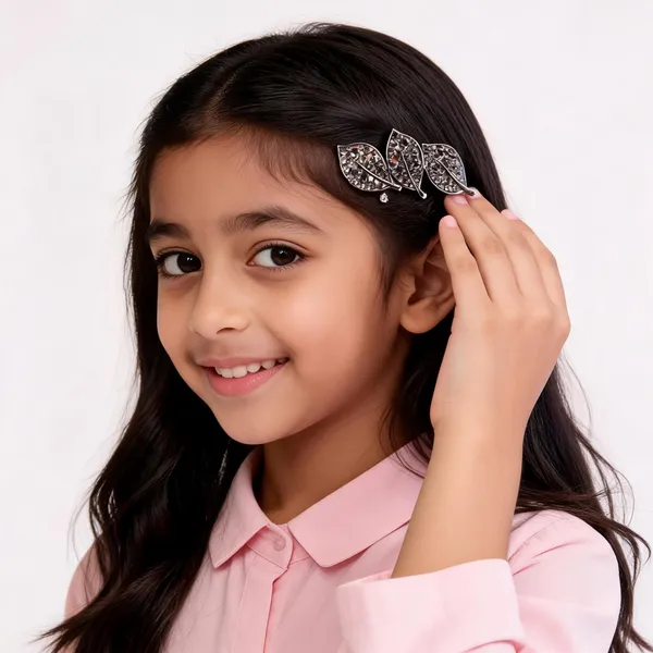 Vintage_Noir_Triple_Leaf_Crystal_Hair_Side_Clip