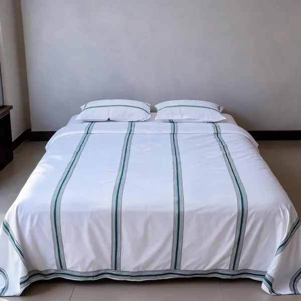 Blue_&_White_Fine_Cotton_King_Size_Bedlinen_For_Home_&_Decor
