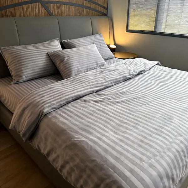 Gray_Fine_Cotton_King_Size_Bedlinen_For_Home_&_Decor