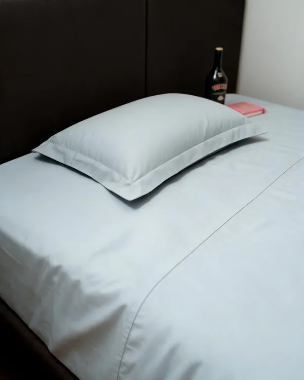 Gray_Fine_Cotton_King_Size_Bedlinen_For_Home_&_Decor