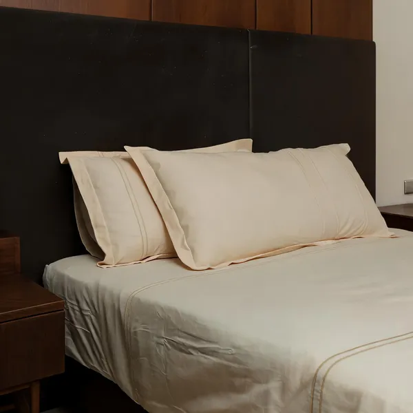 Peach_Fine_Cotton_King_Size_Bedlinen_For_Home_&_Decor