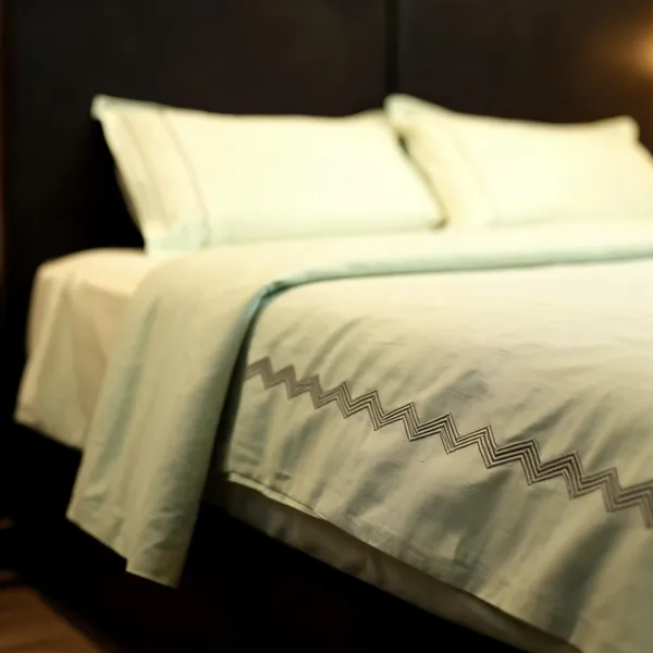 Mint_Green_Fine_Cotton_King_Size_Bedlinen_For_Home_&_Decor