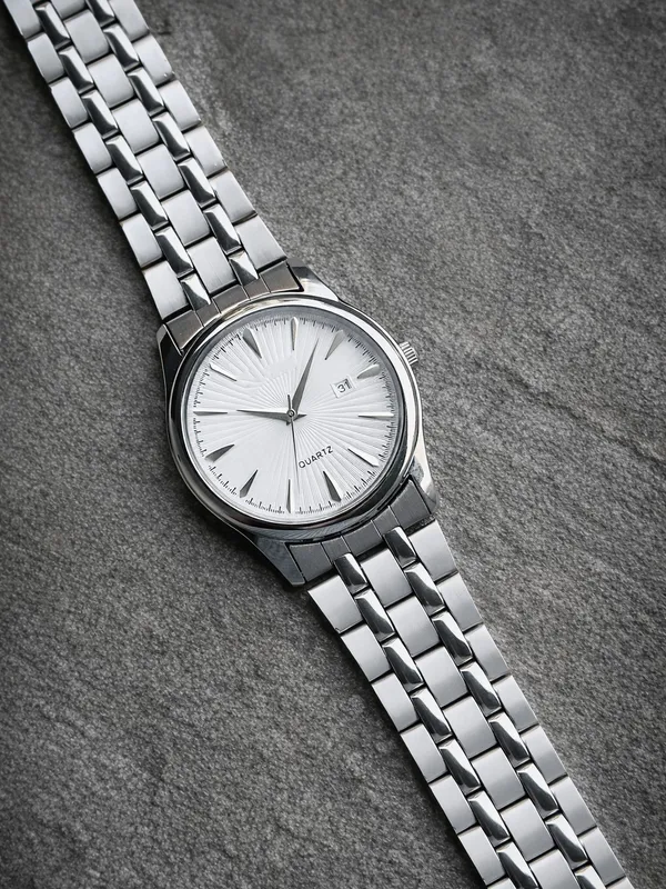 Silver_Metal_Analog_Watch_for_Men