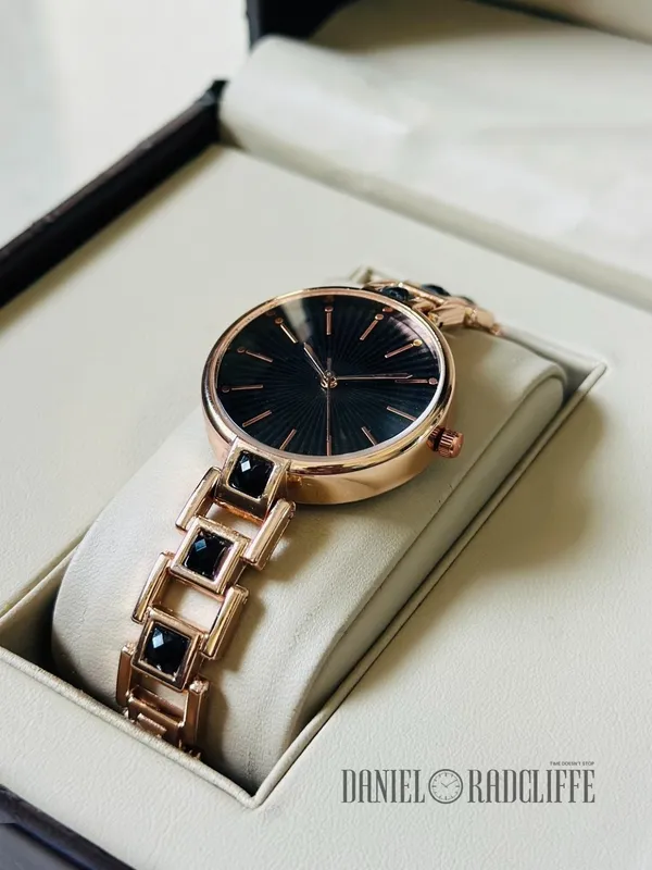 Gold_Tone_Analog_Watch_for_Women