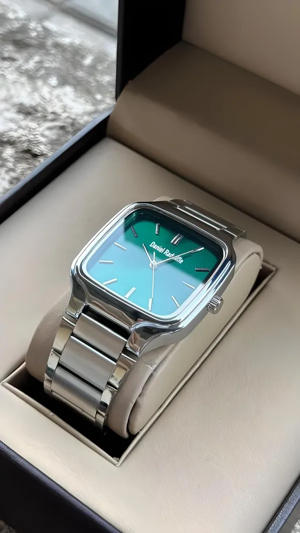 Silver_Metal_Square_Dial_Wrist_Watch