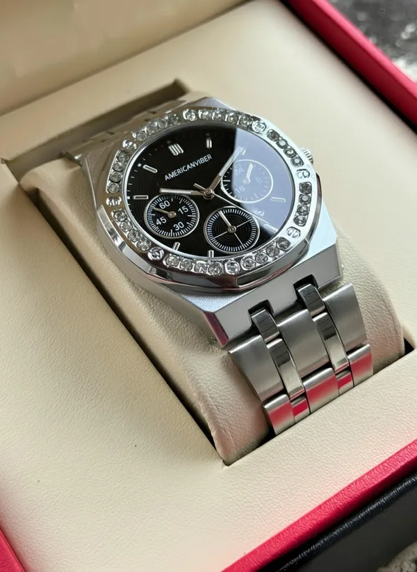 Silver_Metal_Chronograph_Watch_for_Men
