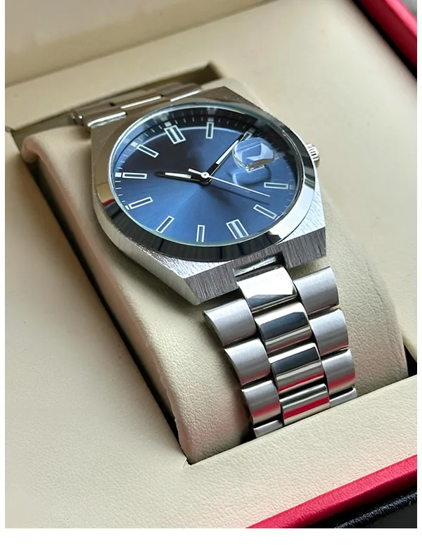 Silver_Metal_Analog_Watch_for_Men