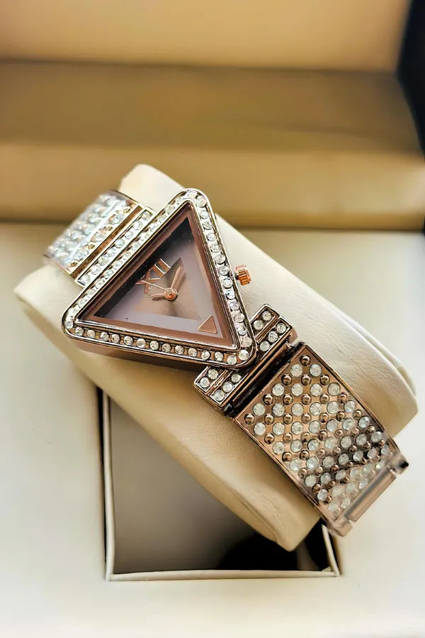 Rose_Gold_Rhinestone_Triangle_Dial_Watch_for_Women
