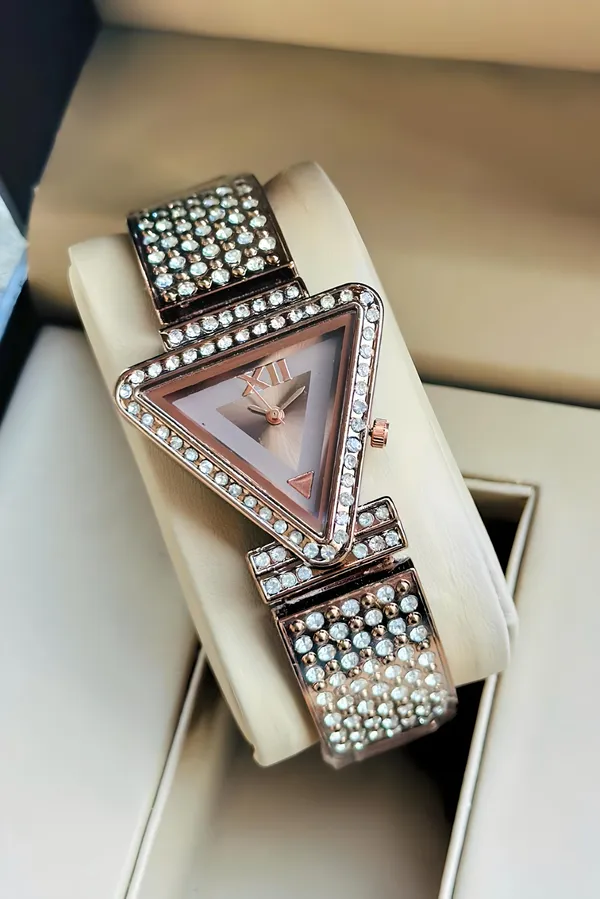 Rose_Gold_Rhinestone_Triangle_Dial_Watch_for_Women