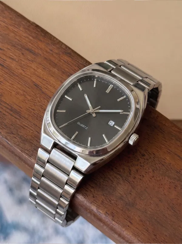 Silver_Metal_Analog_Quartz_Watch_for_Men
