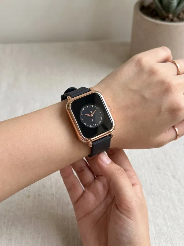 Rose_Gold_Black_Strap_Analog_Watch_for_Women