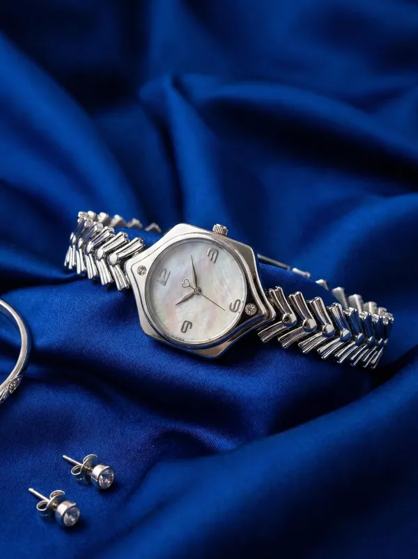 Silver_Bracelet_Watch_for_Women