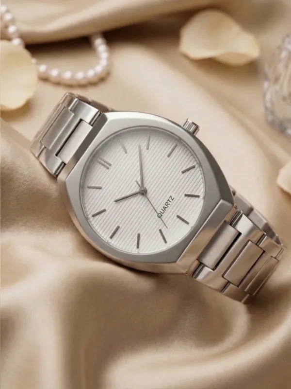 Silver_Metal_Analog_Quartz_Watch_for_Men