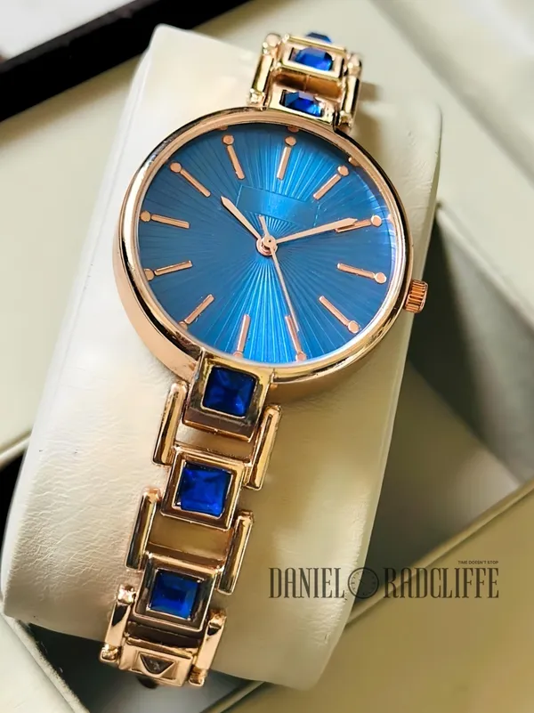 Gold-Tone_Metal_Analog_Watch_for_Women