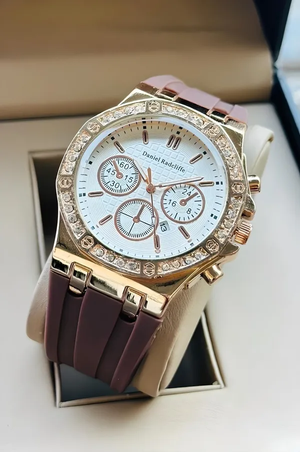 Daniel_Radcliffe_Rose_Gold_Chronograph_Watch_for_Men