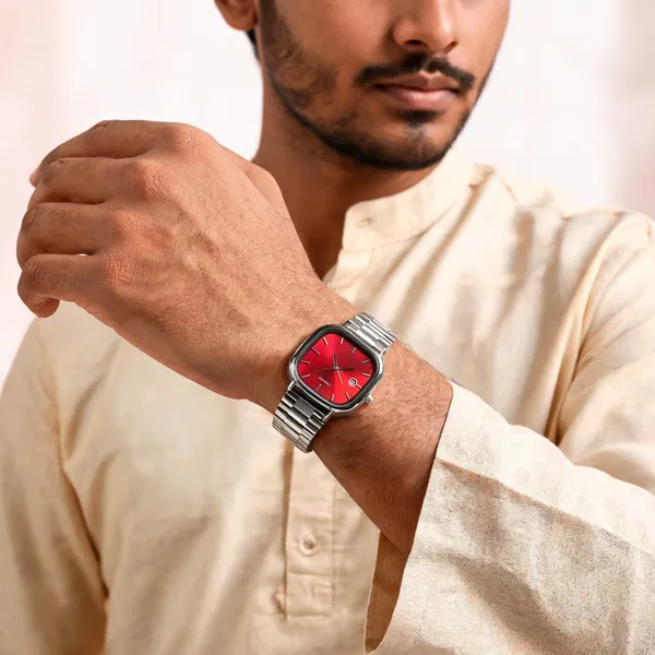 Red_Metal_Bracelet_Quartz_Watch