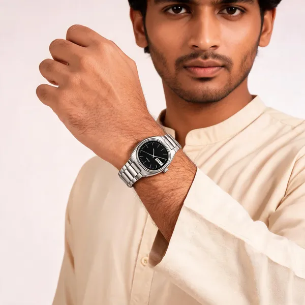 Silver_Stainless_Steel_Black_Dial_Bracelet_Analog_Watch_For_Men