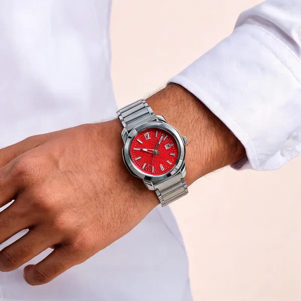 Silver_Metal_Analog_Watch_For_Everyday_Wear