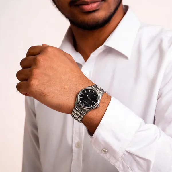 Silver_Stainless_Steel_Black_Dial_Metal_Bracelet_Analog_Watch_For_Men
