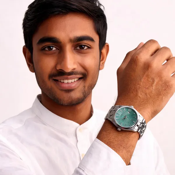 Silver_Stainless_Steel_Green_Dial_Metal_Bracelet_Analog_Watch_For_Men