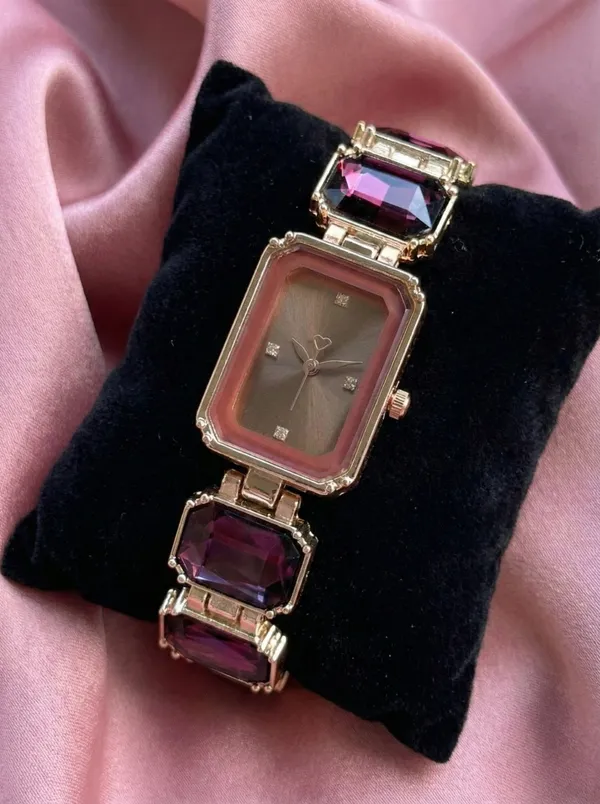Rose_Gold_Rectangular_Bracelet_Watch_for_Women