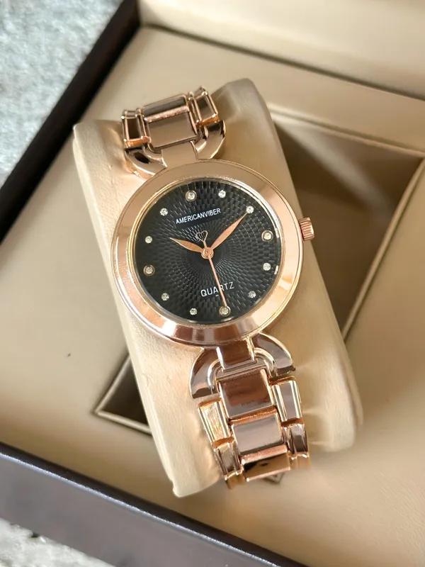 Rose_Gold_Analog_Quartz_Watch_for_Women