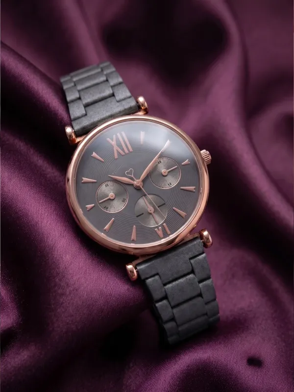 Black_Metal_Multidial_Watch_for_Adults