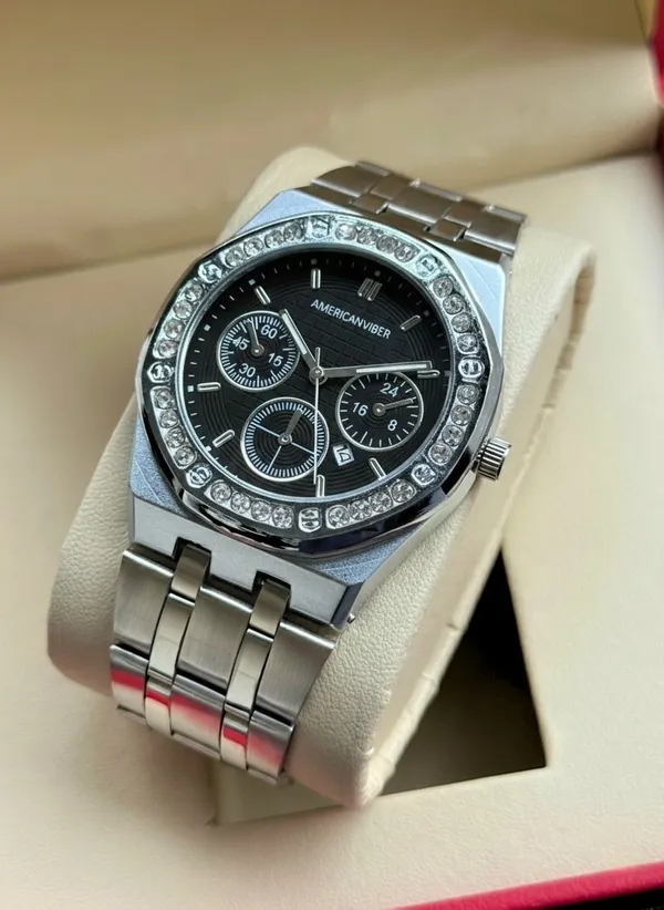 Silver_Metal_Chronograph_Watch_for_Men