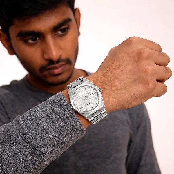 Silver_Stainless_Steel_White_Dial_Analog_Quartz_Watch_For_Men