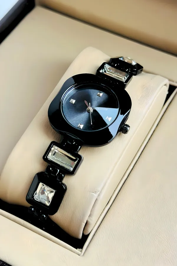 Black_Analog_Bracelet_Watch_for_Women