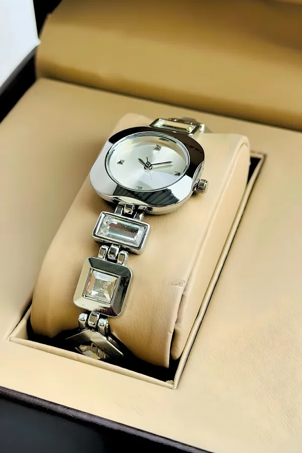 Silver_Metal_Analog_Watch_for_Women