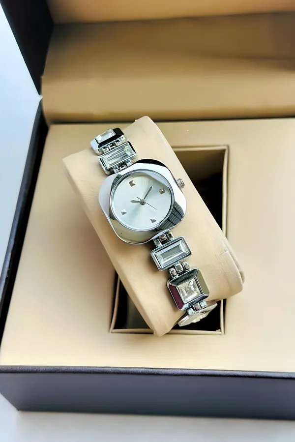 Silver_Metal_Analog_Watch_for_Women