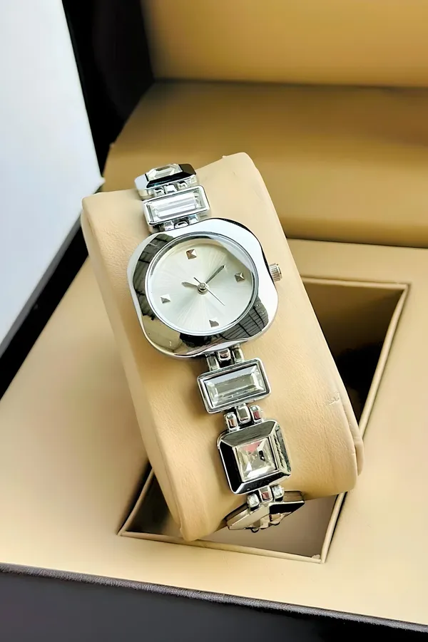 Silver_Metal_Analog_Watch_for_Women