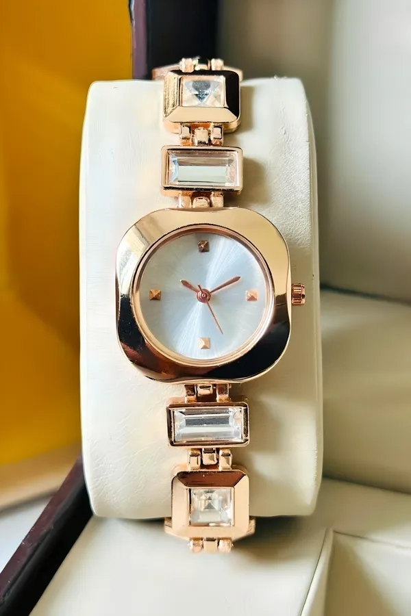 Rose_Gold_Analog_Bracelet_Watch_for_Women