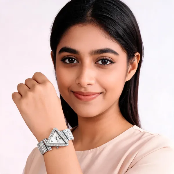 Silver_Stainless_Steel_Crystal_Triangle_Dial_Analog_Watch_For_Women