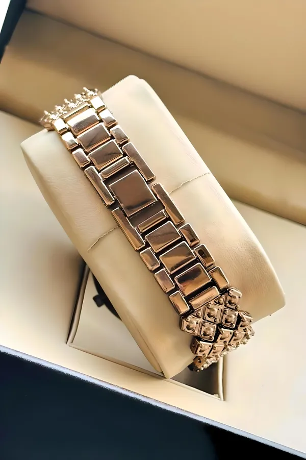 Rose_Gold_Metal_Bracelet_Watch_for_Women