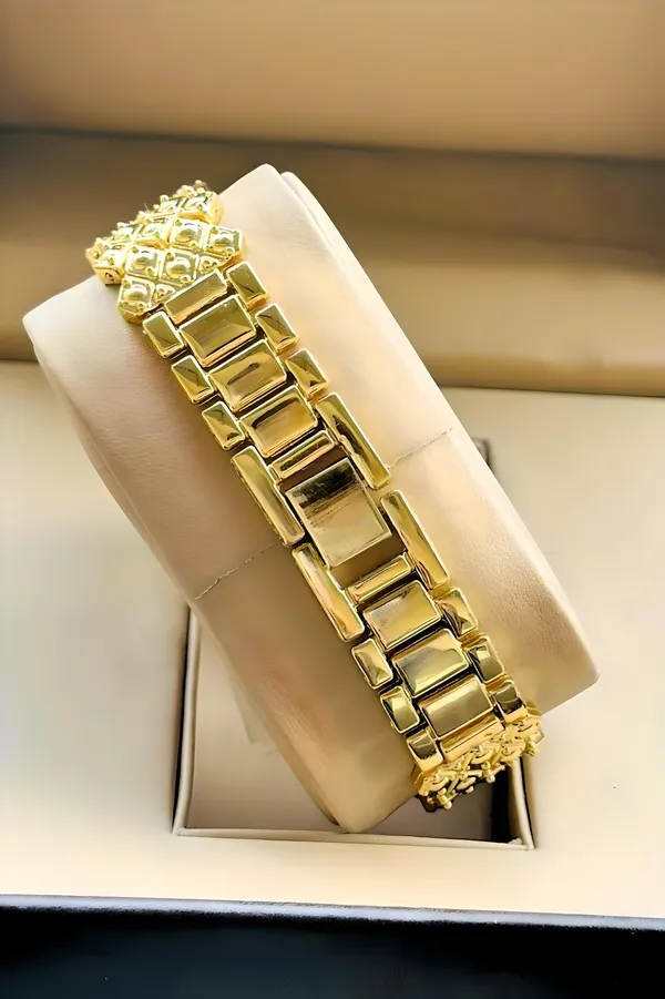 Gold_Tone_Embellished_Analog_Bracelet_Watch_for_Women