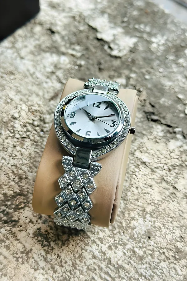 Silver_Metal_Bracelet_Watch_for_Women