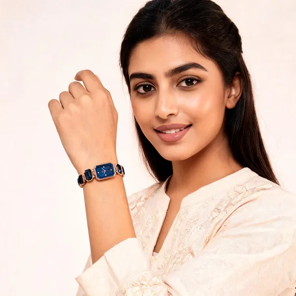 Blue_Rose_Gold_Stainless_Steel_Crystal_Rectangular_Bracelet_Watch_For_Women