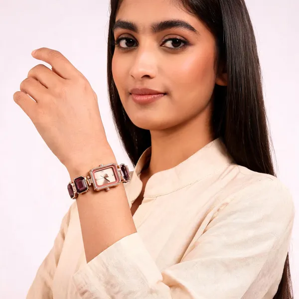 Rose_Gold_Stainless_Steel_Rectangular_Bracelet_Analog_Watch_For_Women
