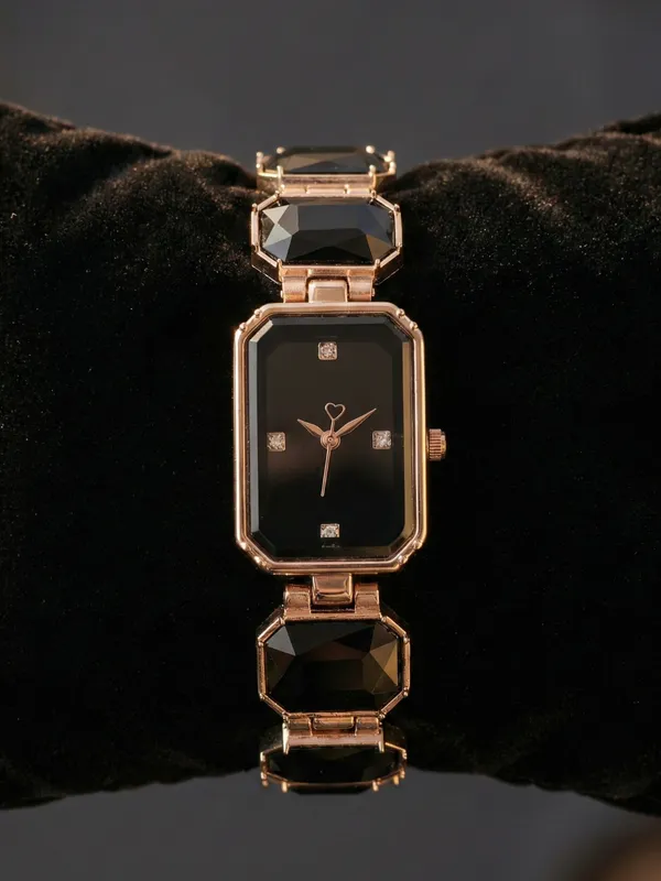 Rose_Gold_Rectangular_Bracelet_Watch_for_Women