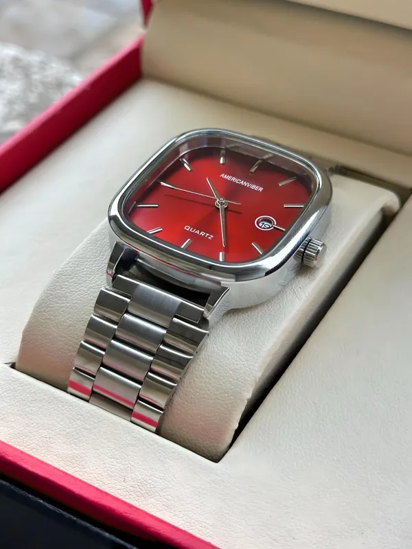 Red_Metal_Bracelet_Quartz_Watch