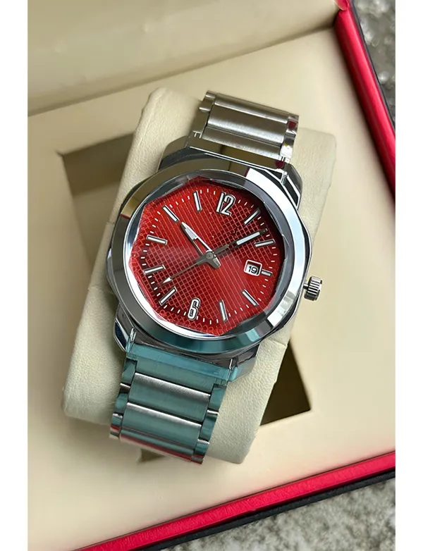 Silver_Metal_Analog_Watch_For_Everyday_Wear