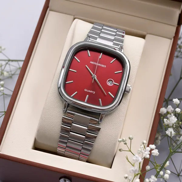 Red_Metal_Bracelet_Quartz_Watch