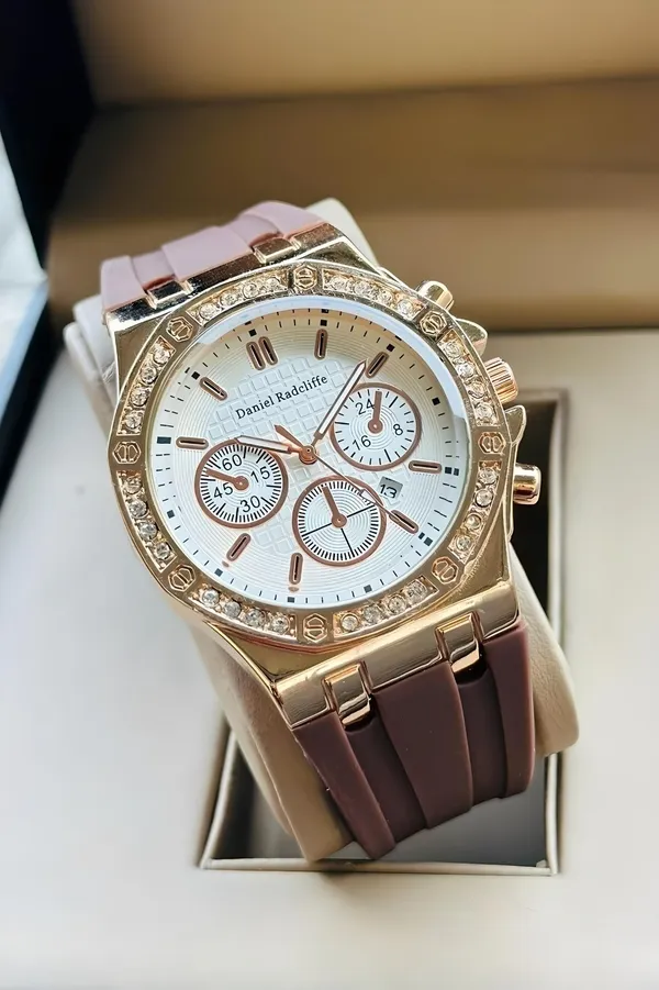 Daniel_Radcliffe_Rose_Gold_Chronograph_Watch_for_Men