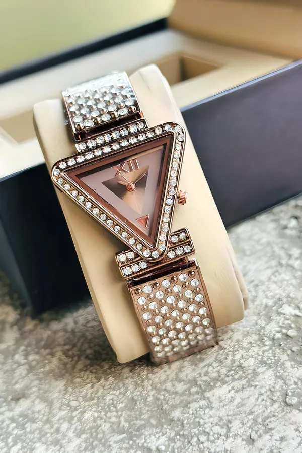 Rose_Gold_Rhinestone_Triangle_Dial_Watch_for_Women