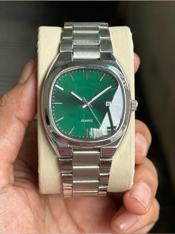 Silver_Metal_Analog_Watch_for_Men