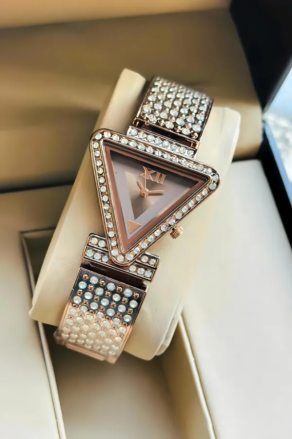Rose_Gold_Rhinestone_Triangle_Dial_Watch_for_Women
