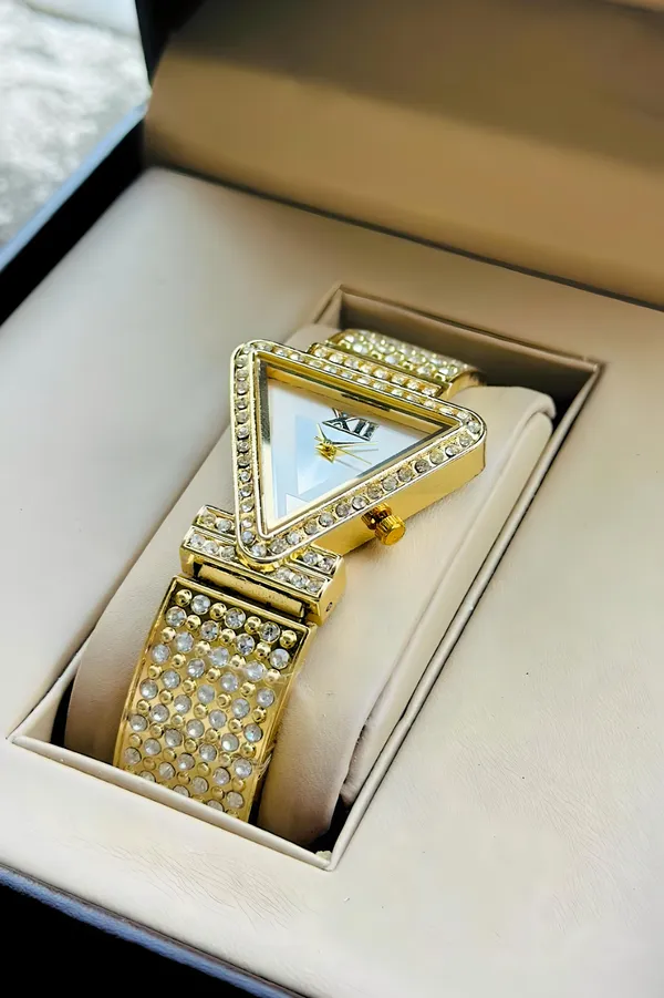Gold_Tone_Crystal_Embellished_Analog_Watch_for_Women